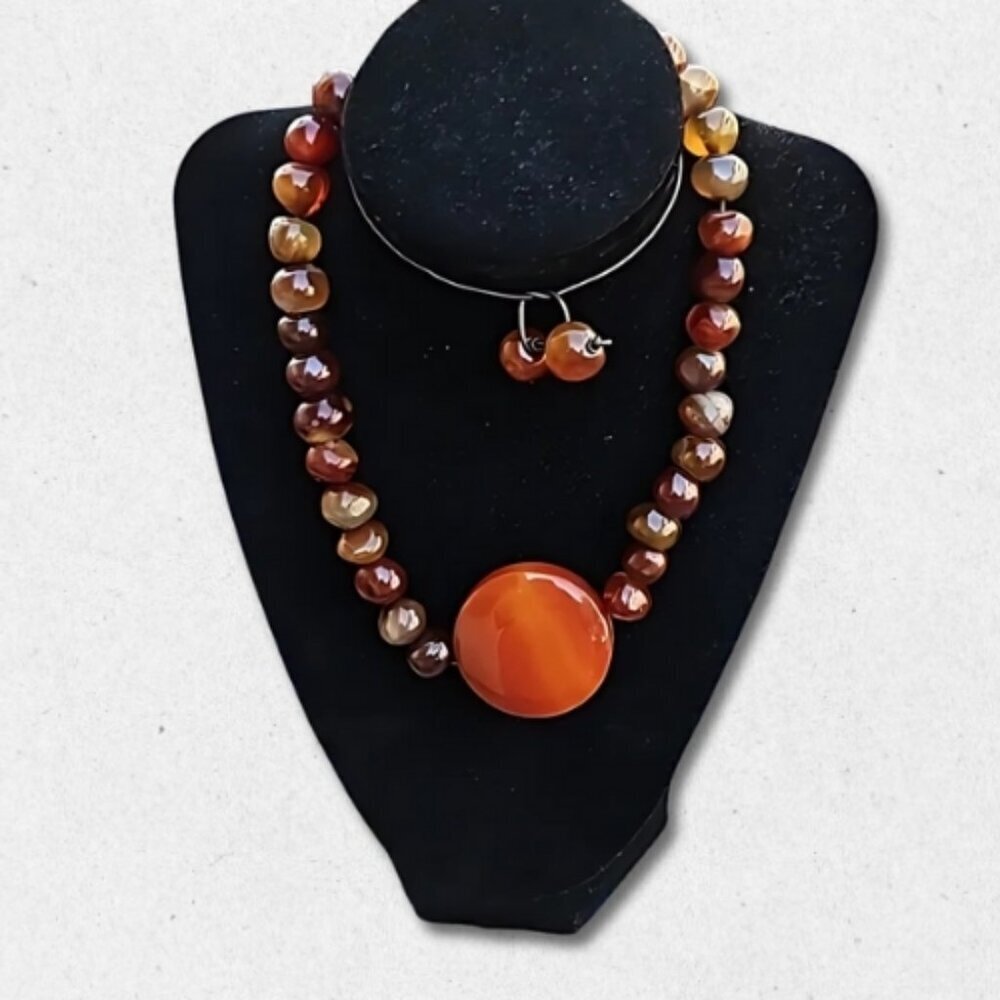 Earthy Tones Carnelian Stones Cord Necklace Must-Tie Design Brown/Orange W OS